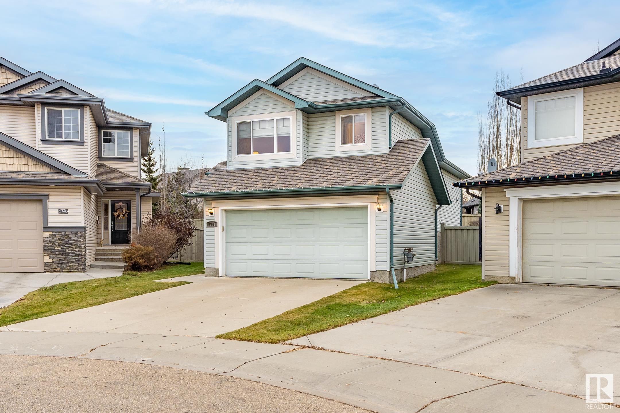 1743 MELROSE Crescent