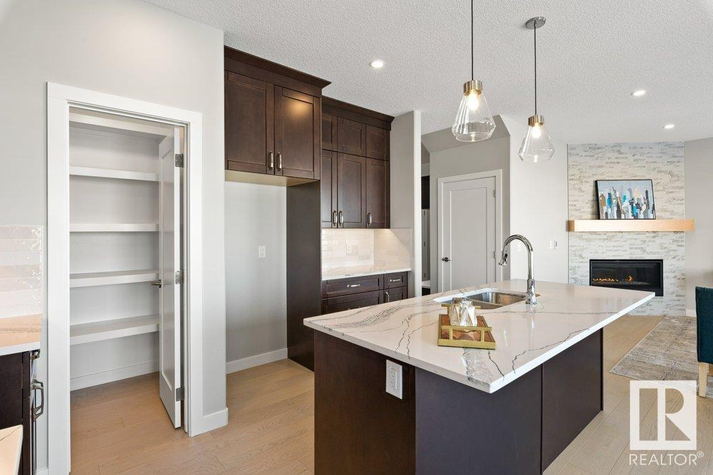 38 Edgefield Way