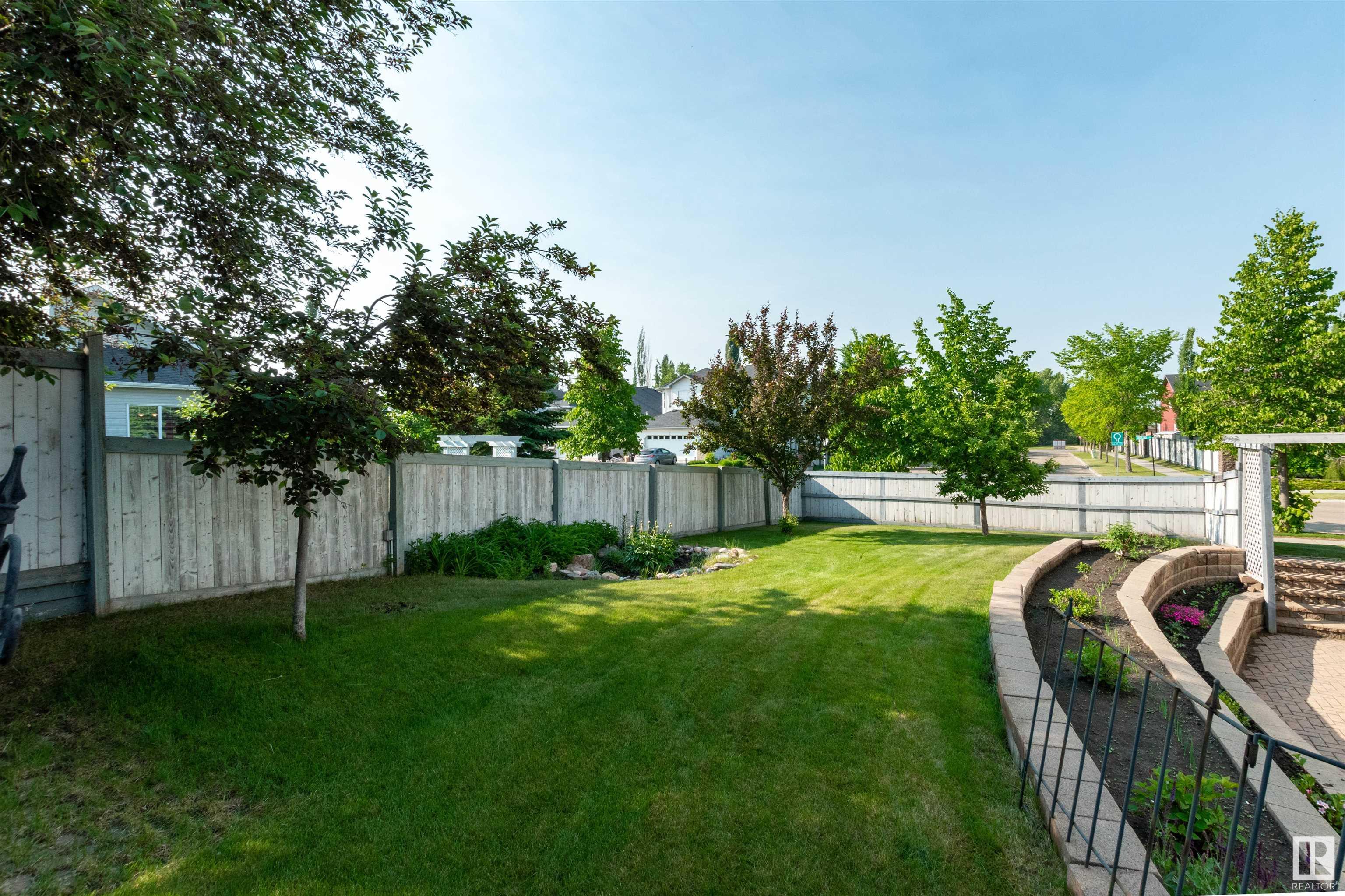 632 HIGHLAND Drive