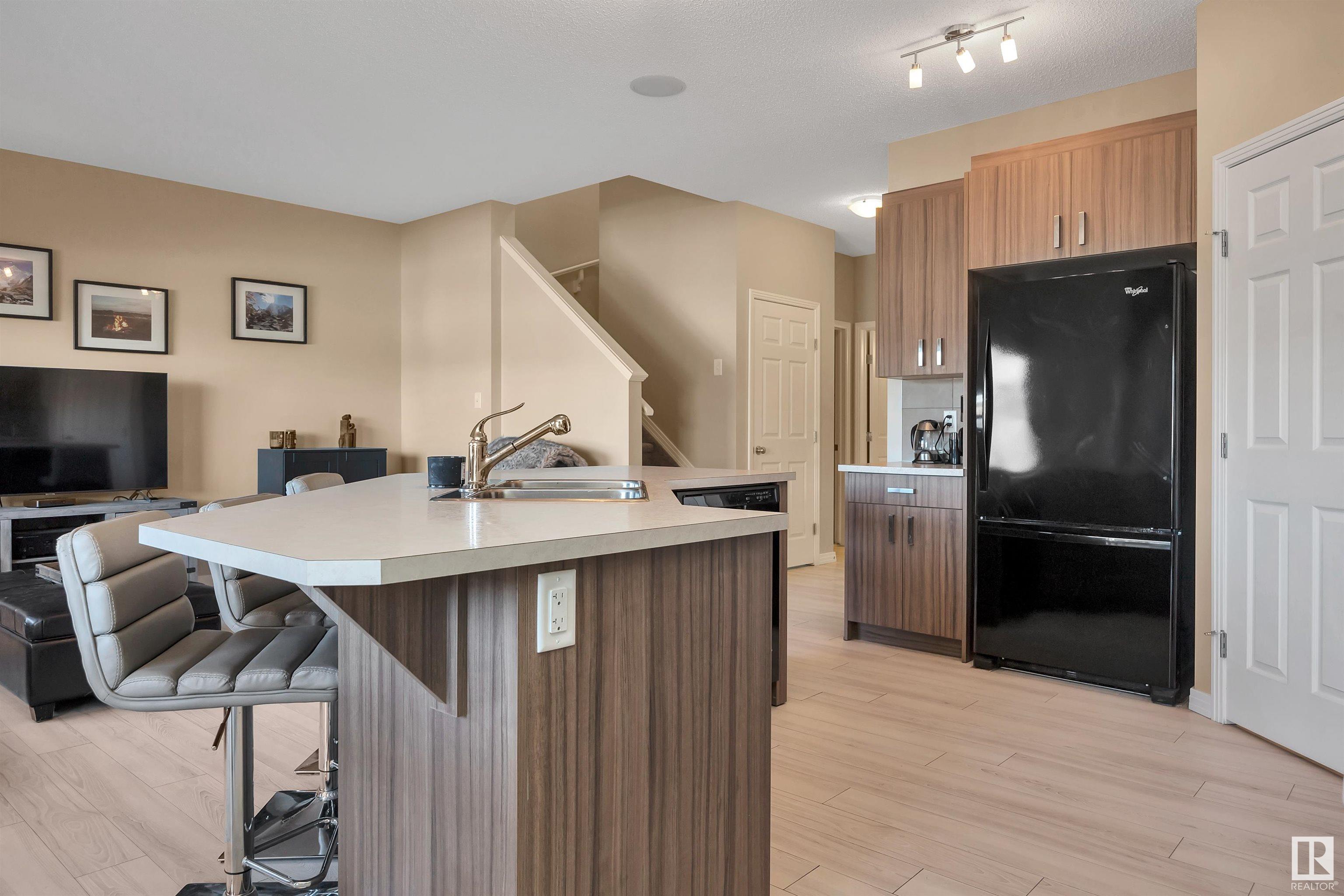 34 VANDERBILT Common