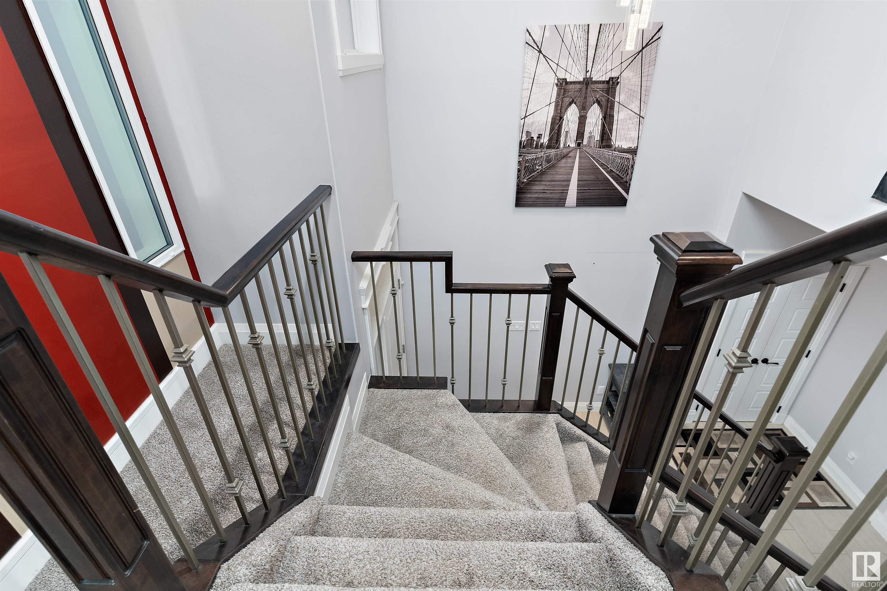 541 ALBANY Way