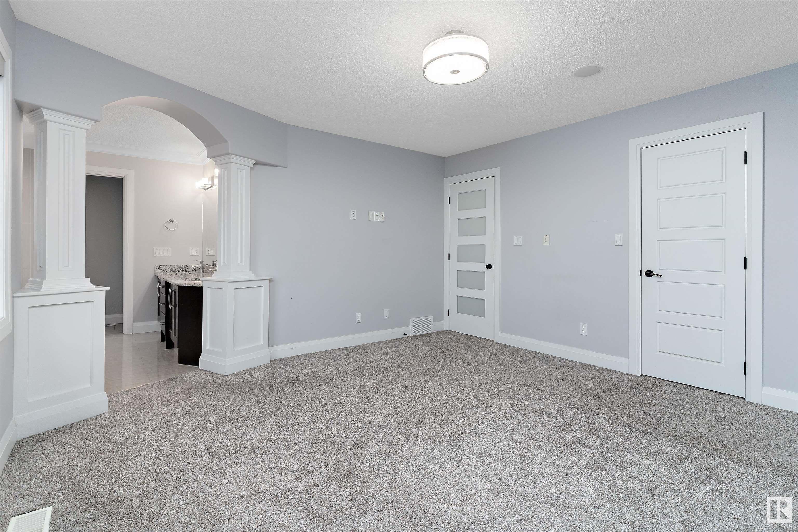 541 ALBANY Way