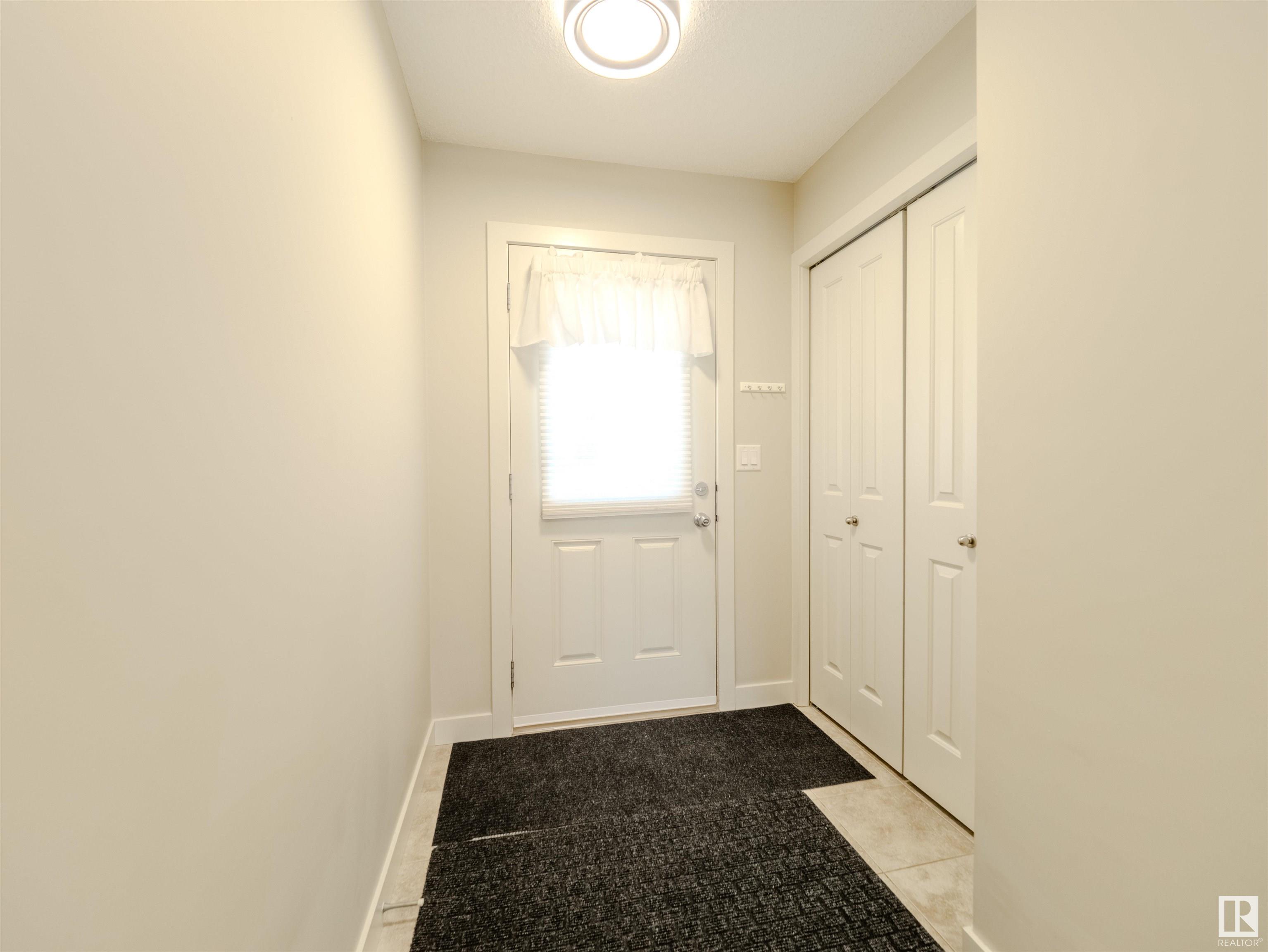 1749 HAMMOND Crescent
