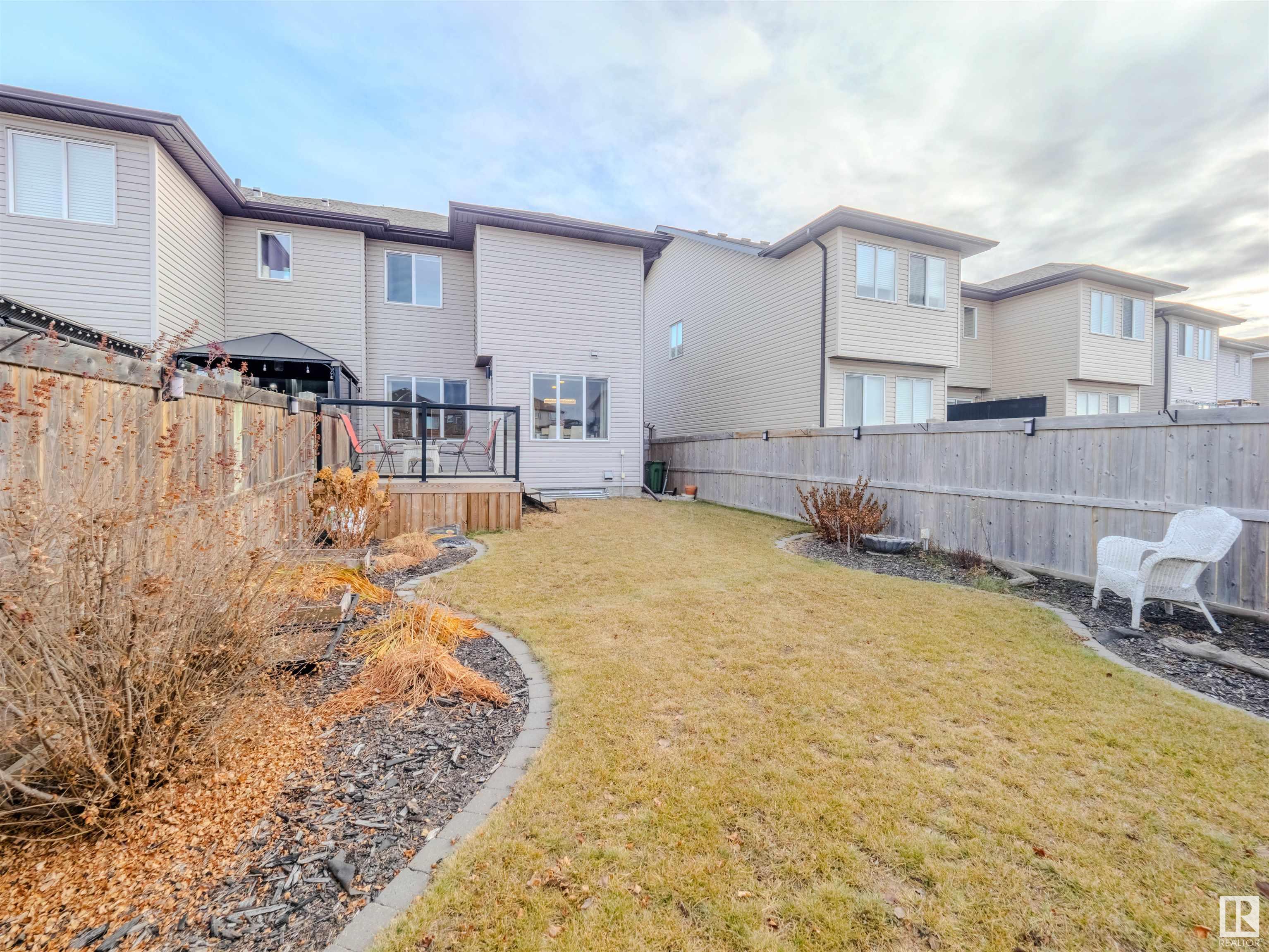 1749 HAMMOND Crescent
