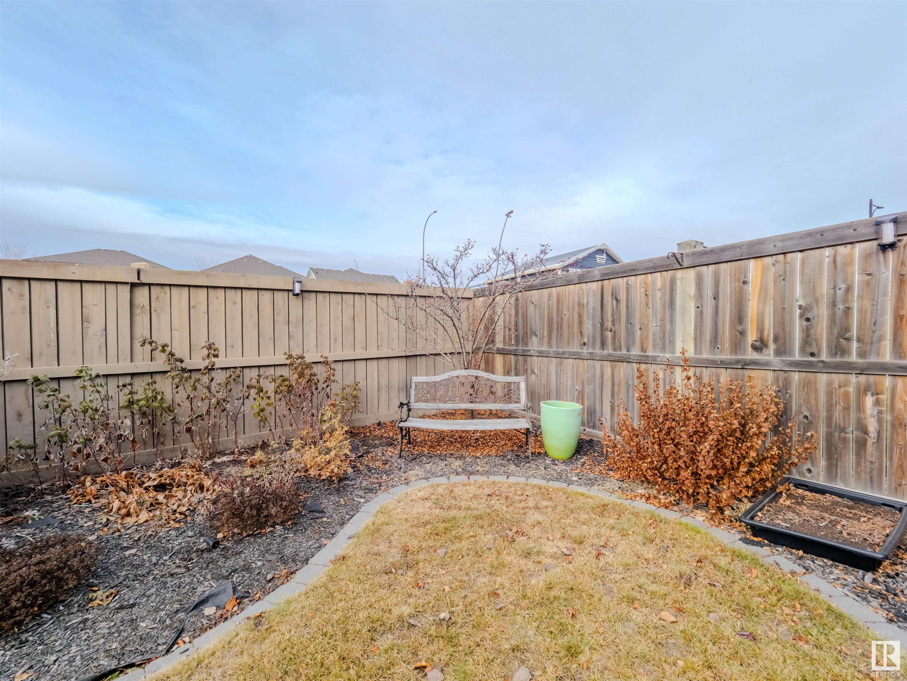1749 HAMMOND Crescent