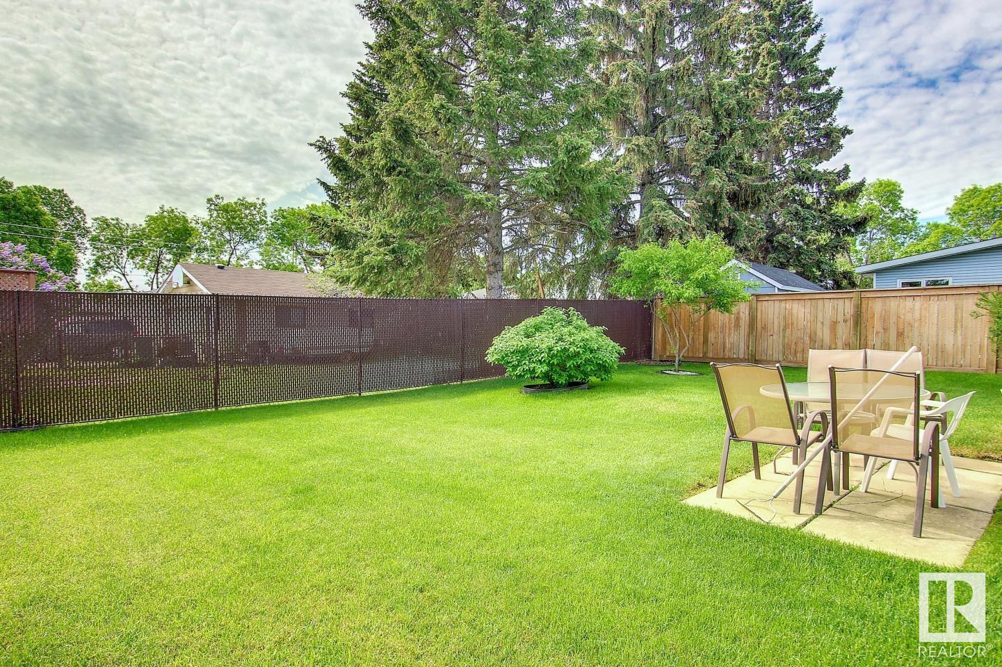 16 ARBOR Crescent