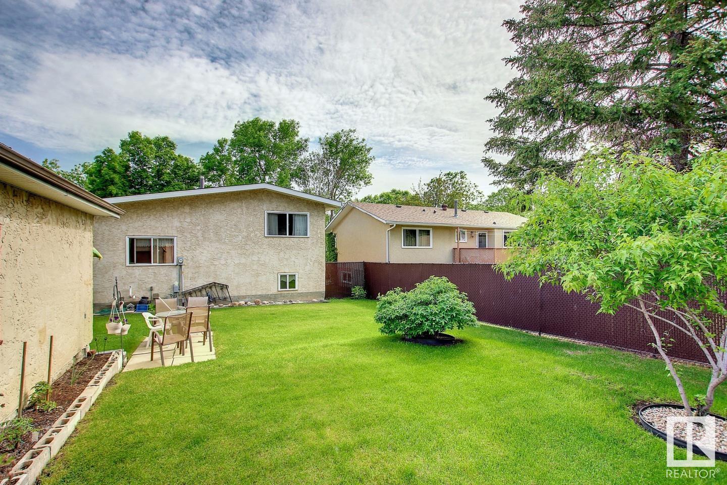16 ARBOR Crescent