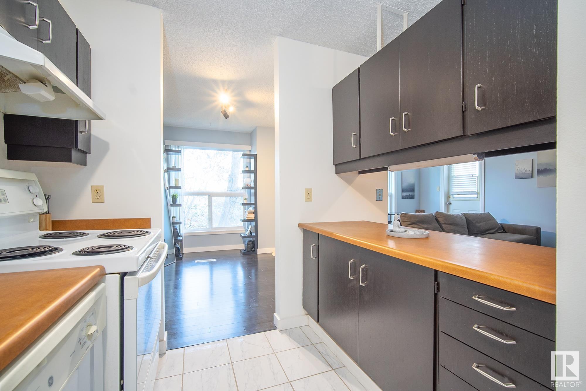 310 60 ALPINE Place