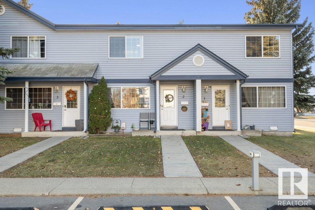 2 100 WESTRIDGE Crescent