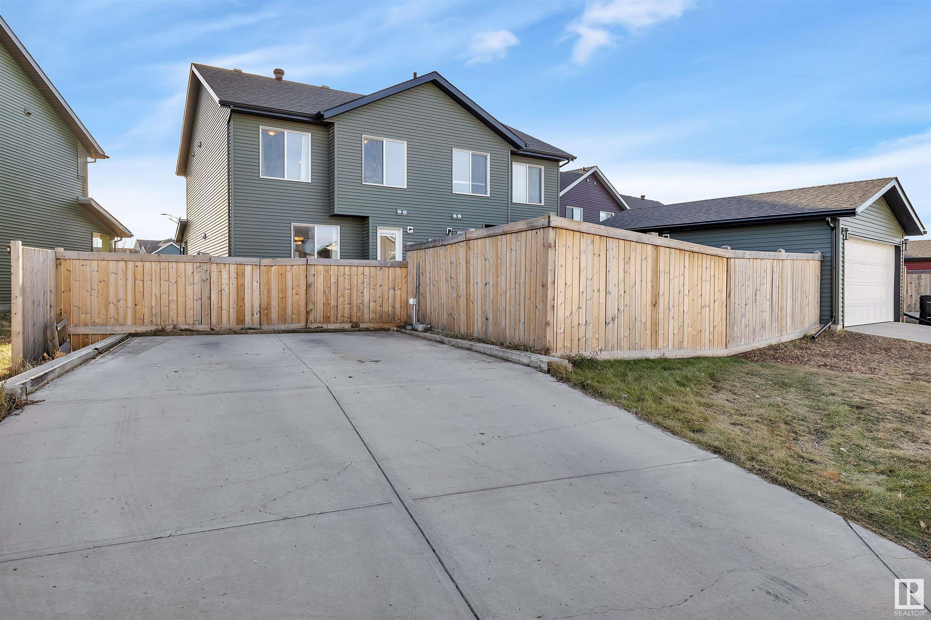 5671 CRABAPPLE Way