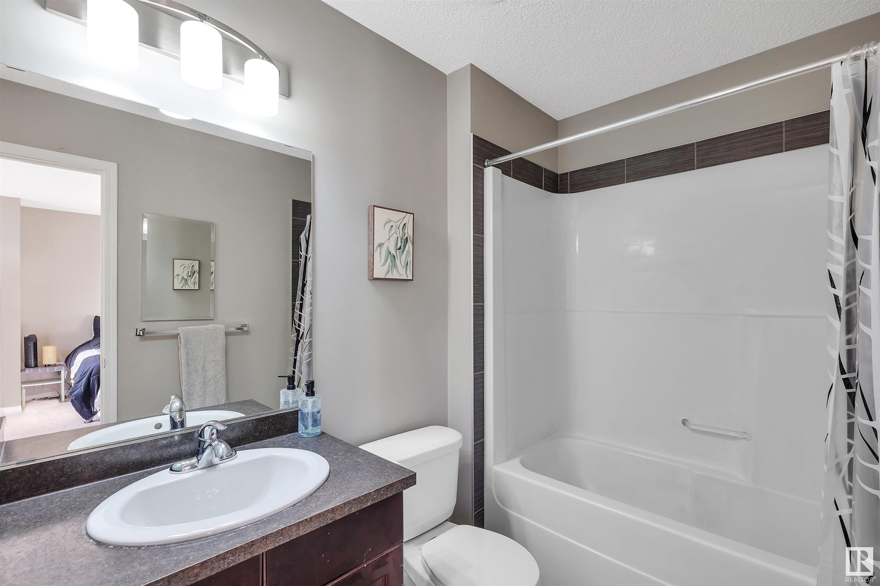 5671 CRABAPPLE Way