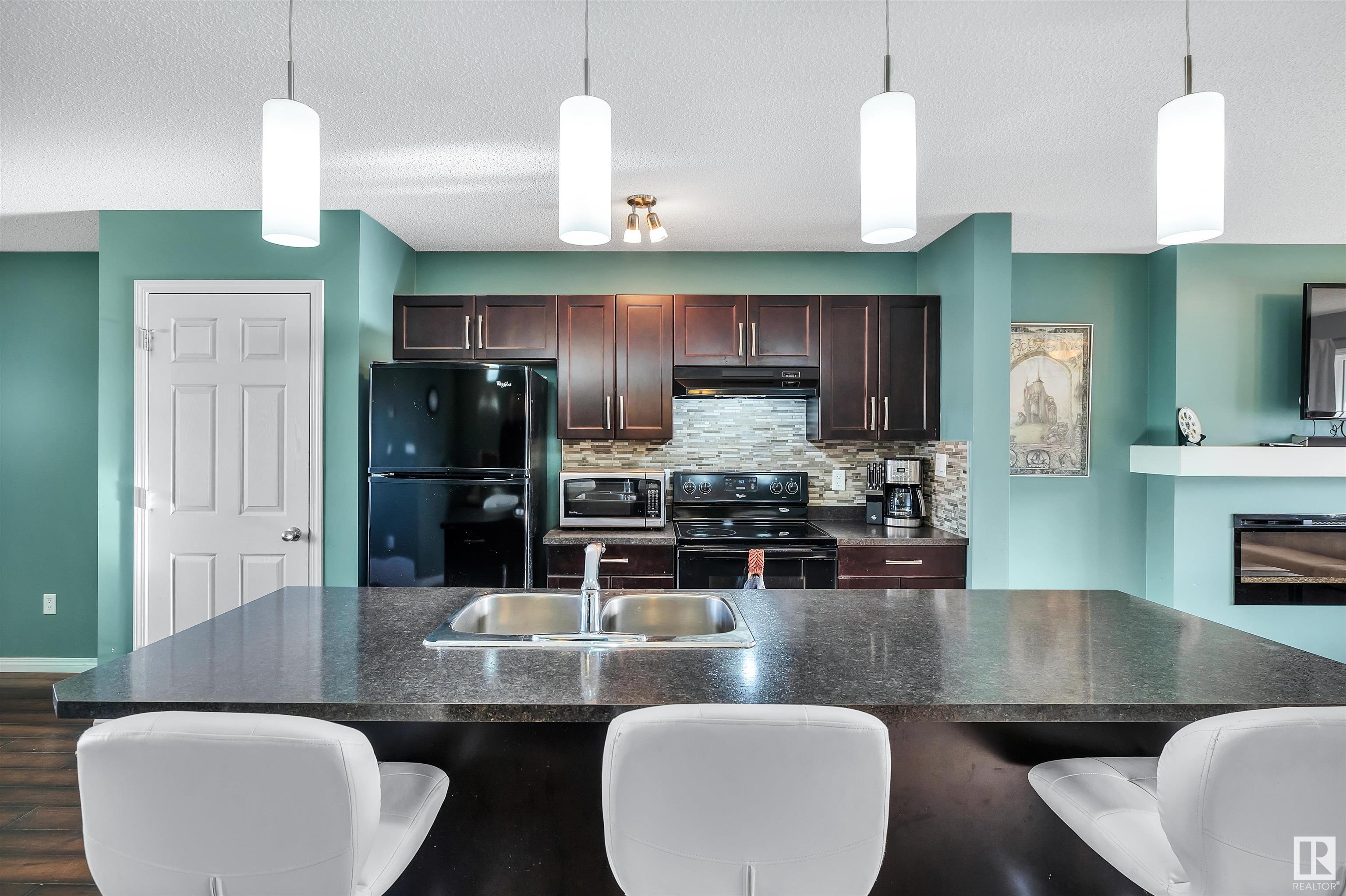 5671 CRABAPPLE Way