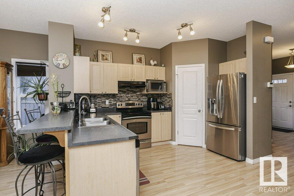3949 MCMULLEN Green