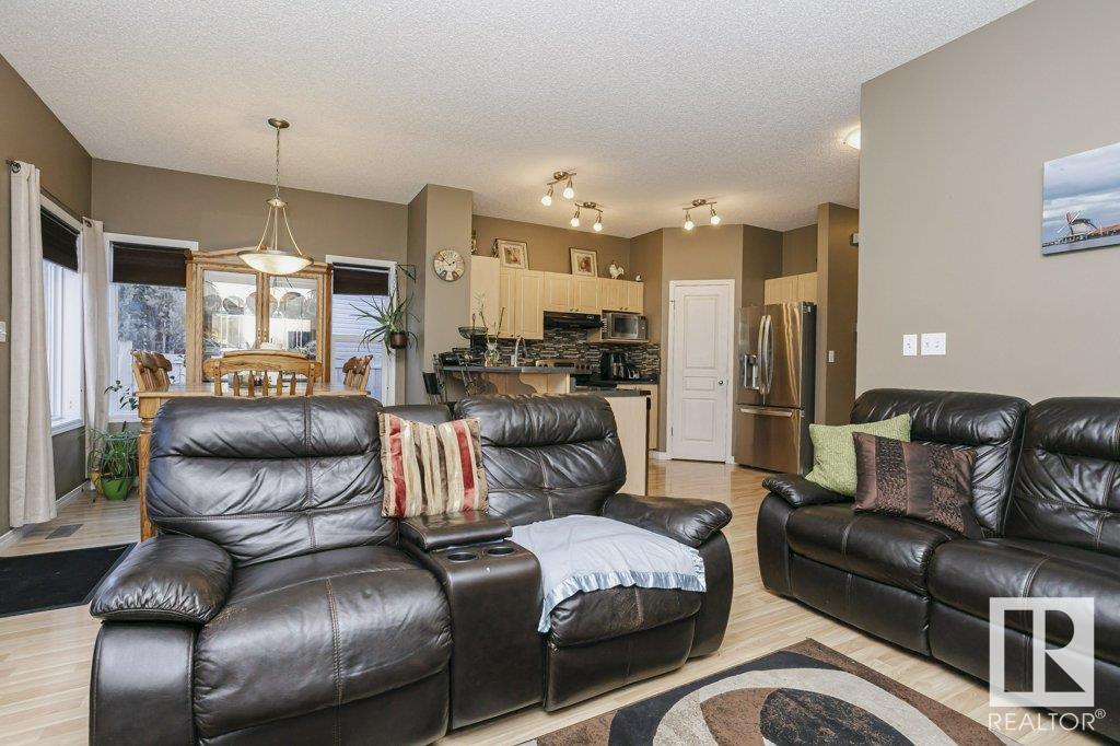 3949 MCMULLEN Green
