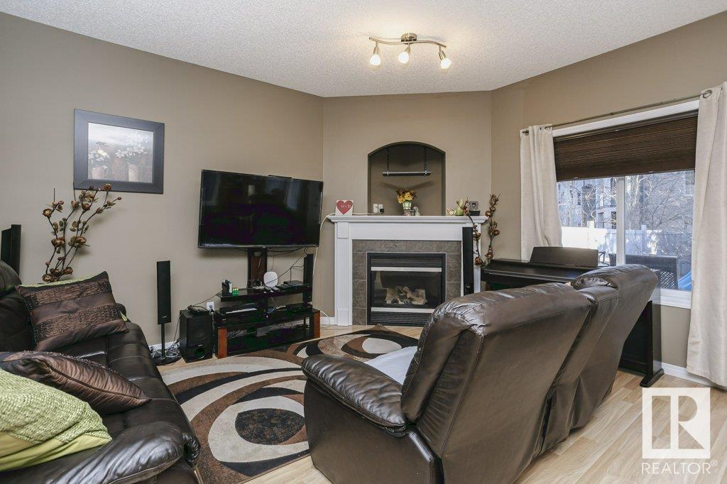 3949 MCMULLEN Green