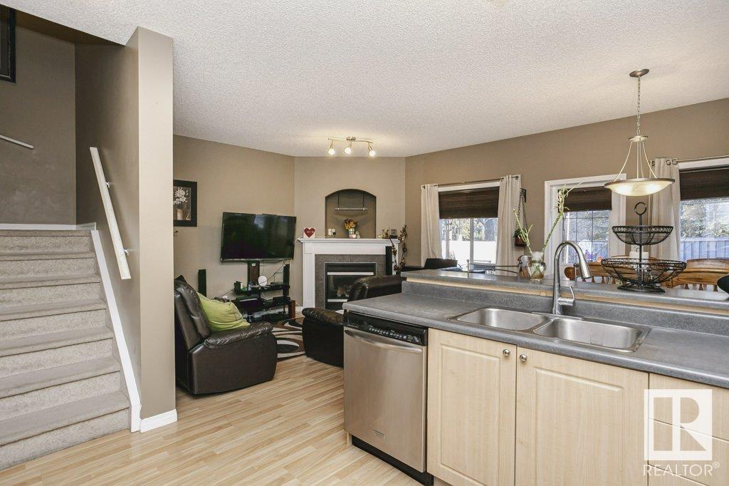 3949 MCMULLEN Green