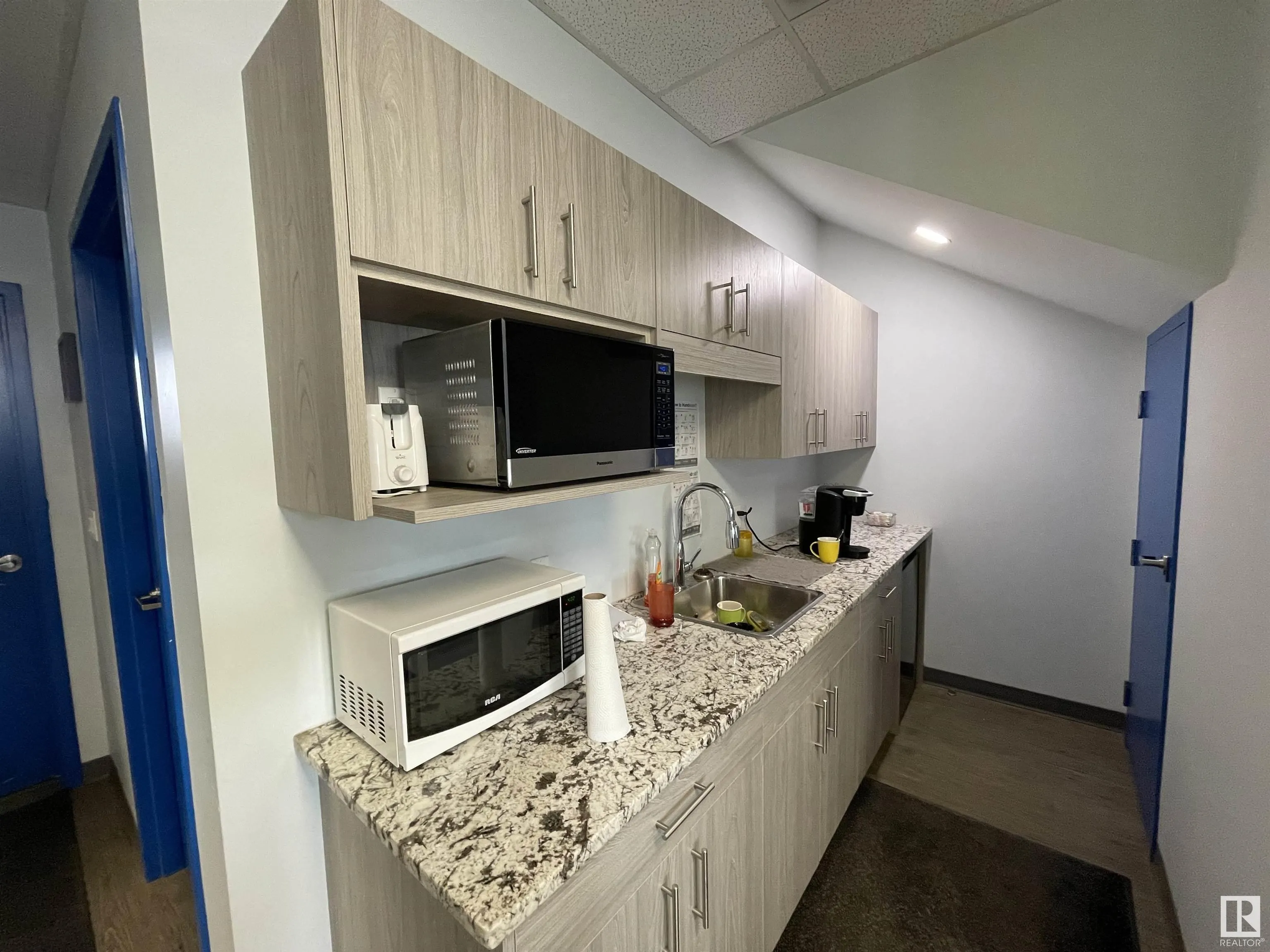 280 Portage Close