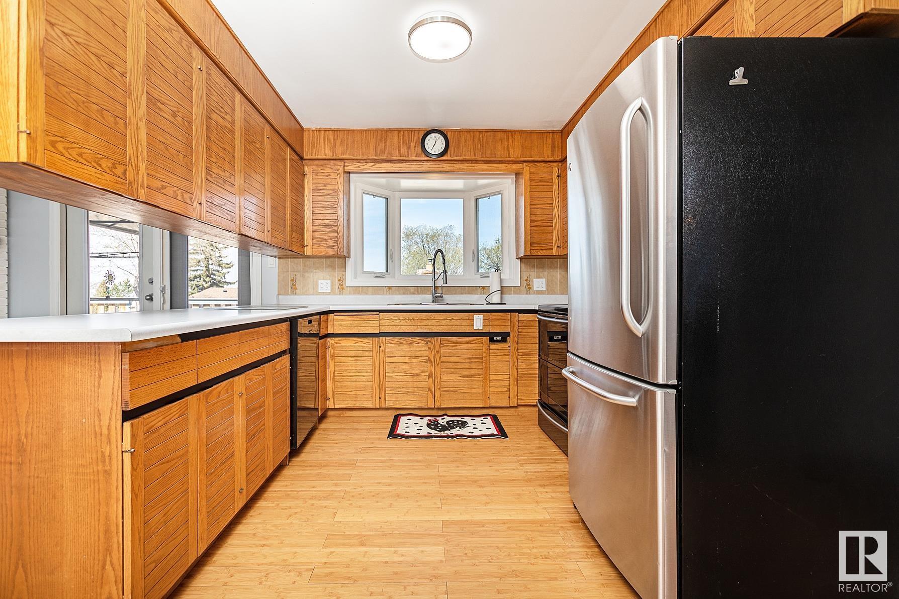 1114 PARKER Terrace