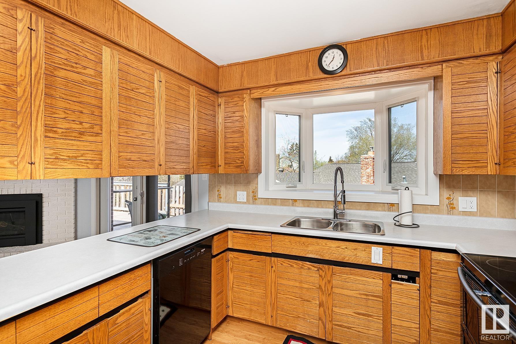 1114 PARKER Terrace