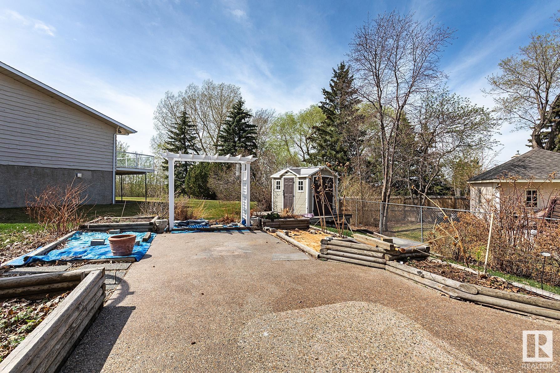 1114 PARKER Terrace