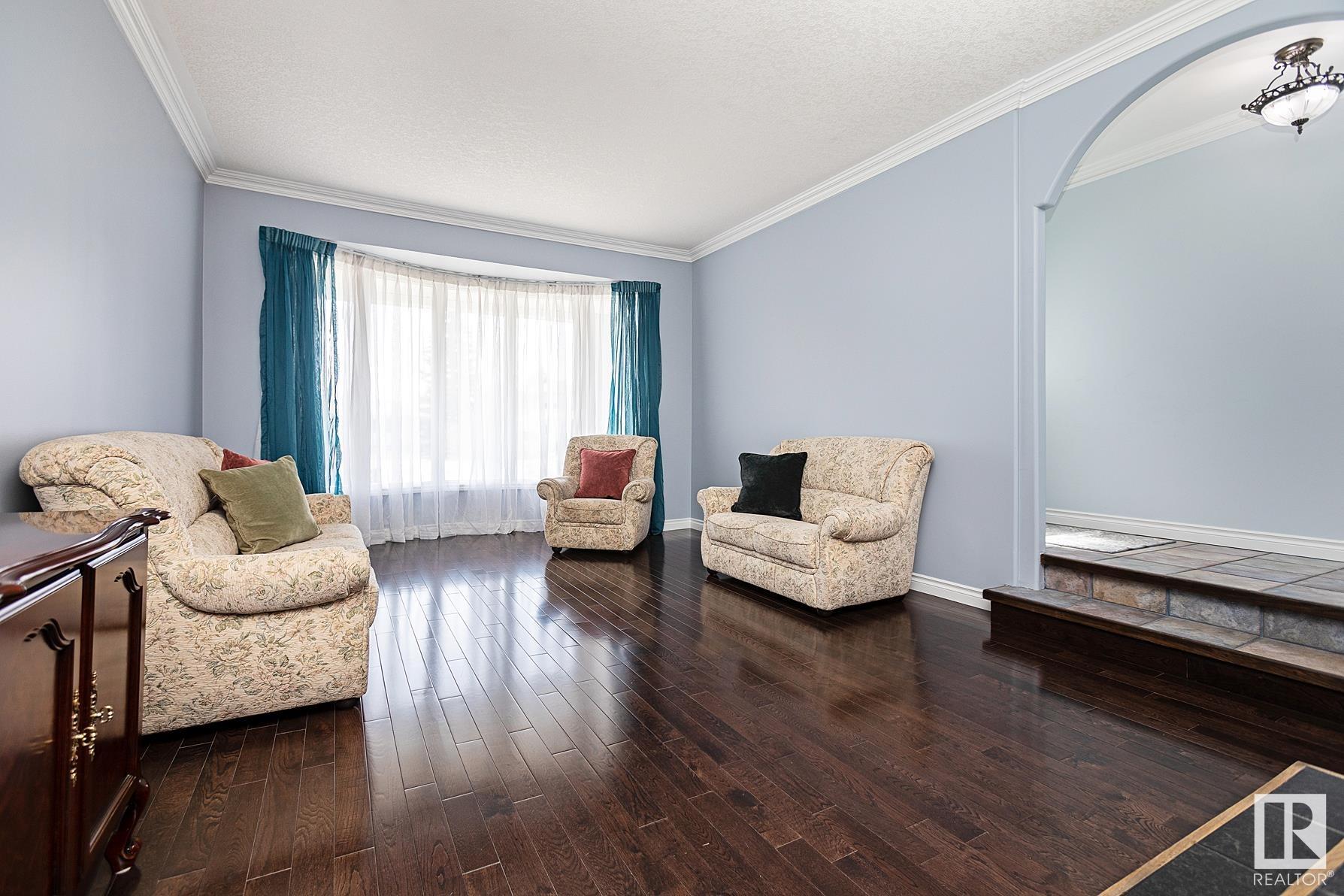 1114 PARKER Terrace