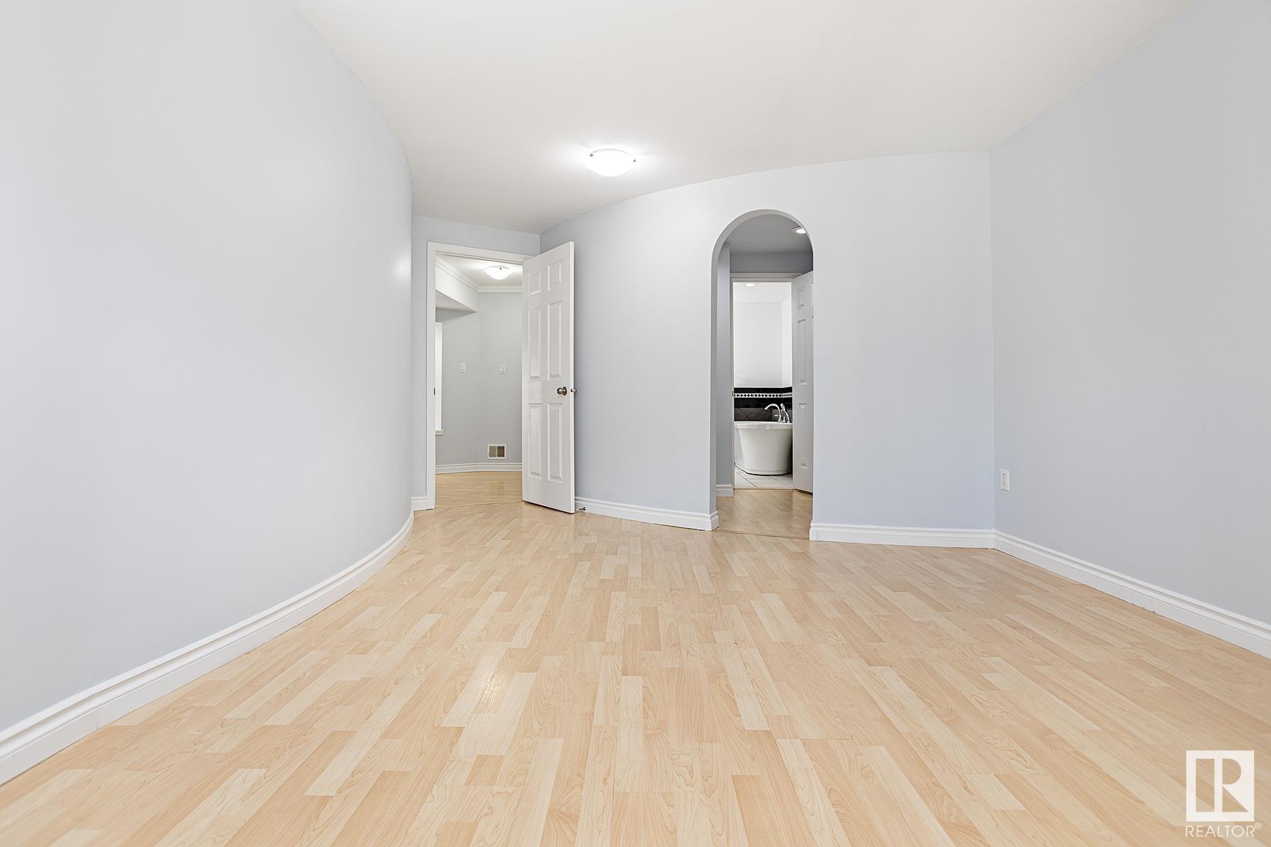 1114 PARKER Terrace