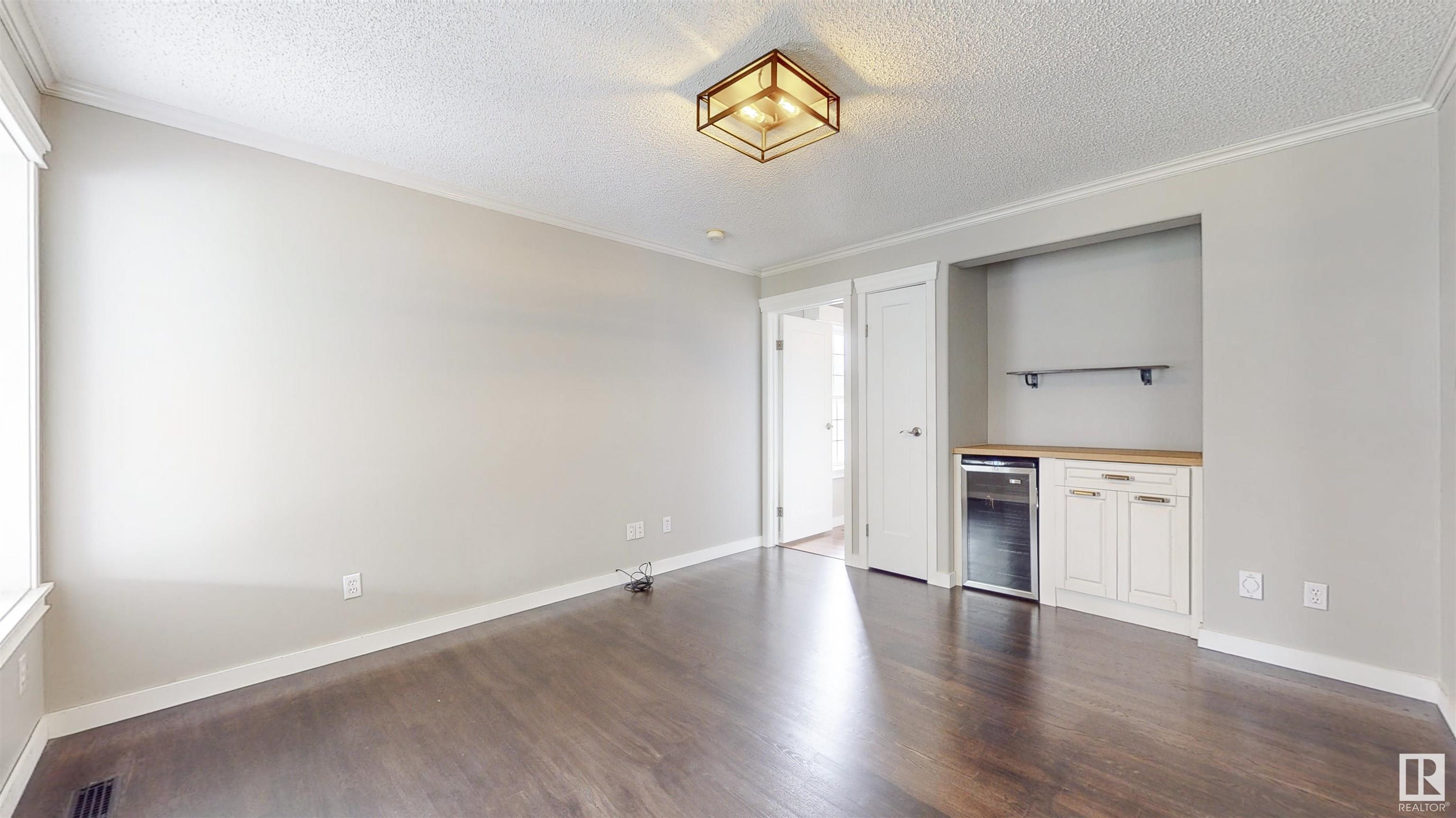 297 ESTATE Drive
