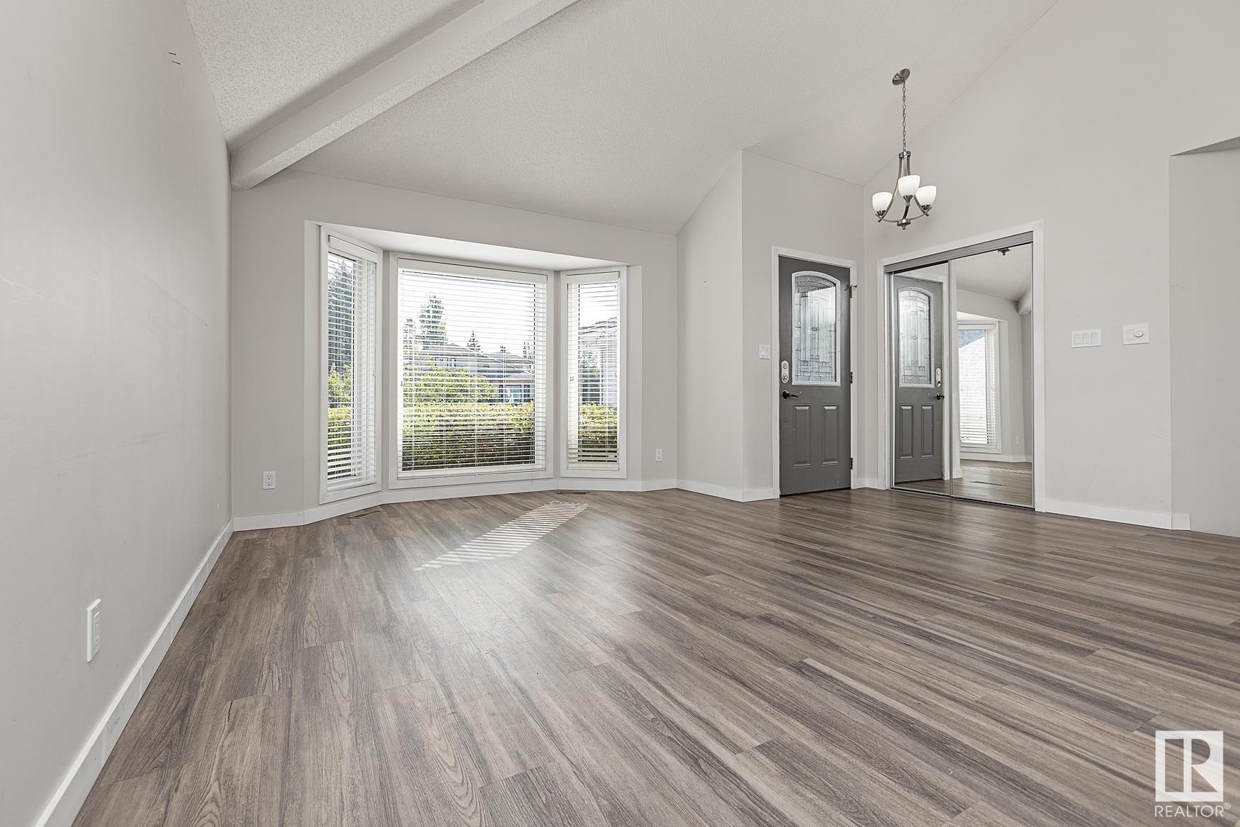 12 CRAIGAVON Bay