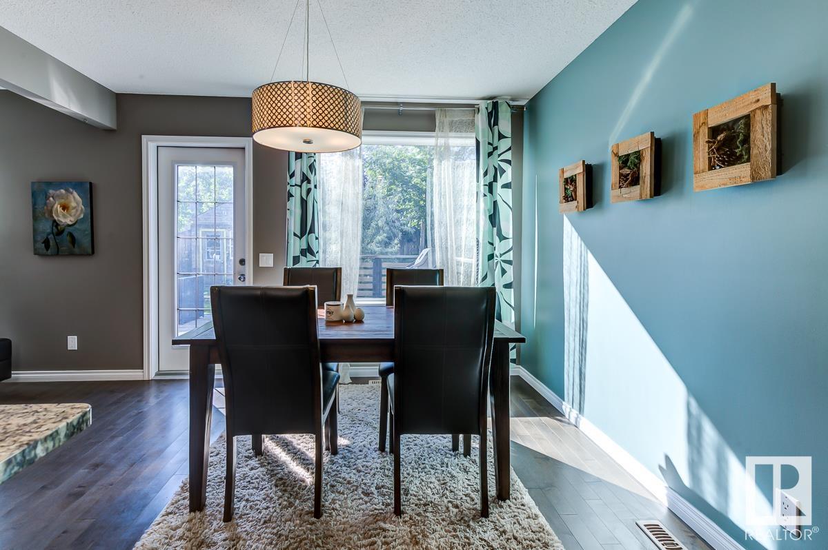 1080 FOXWOOD Crescent