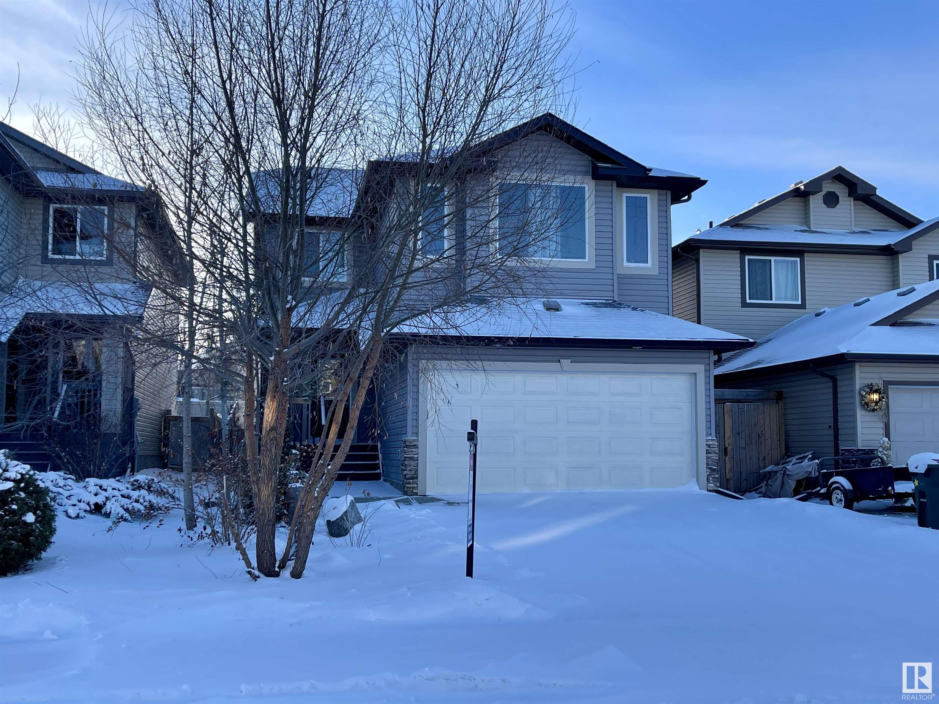 1080 FOXWOOD Crescent