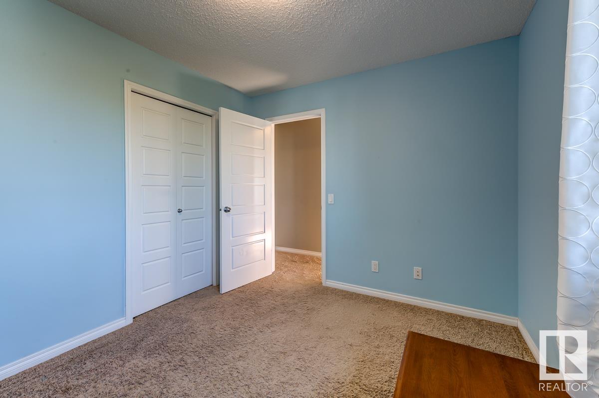 1080 FOXWOOD Crescent