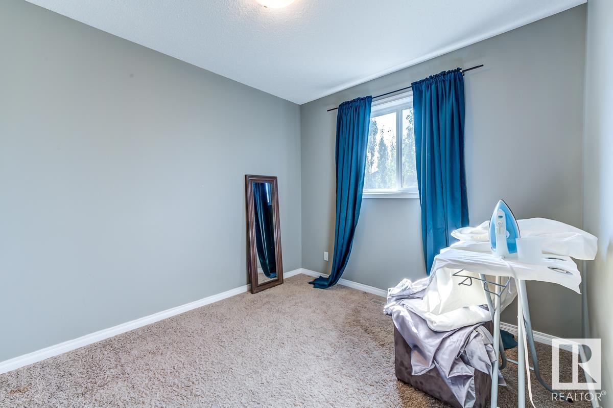 1080 FOXWOOD Crescent
