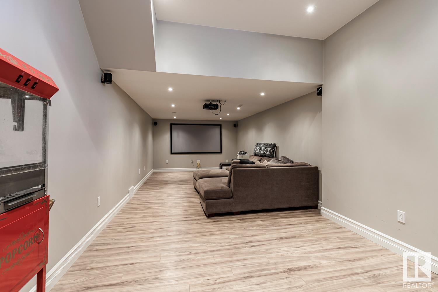 21 BRAESIDE Crescent