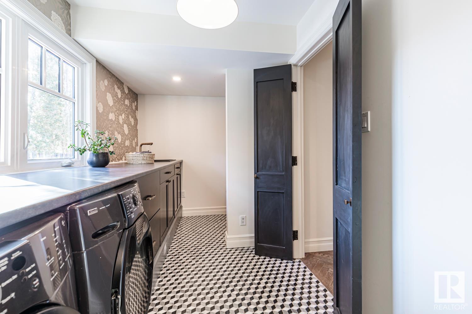 21 BRAESIDE Crescent