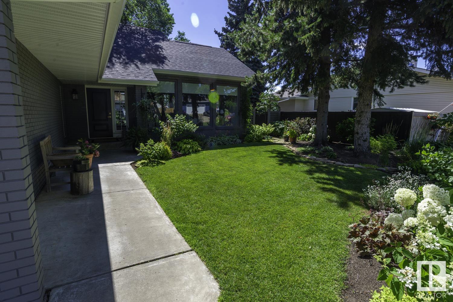 21 BRAESIDE Crescent