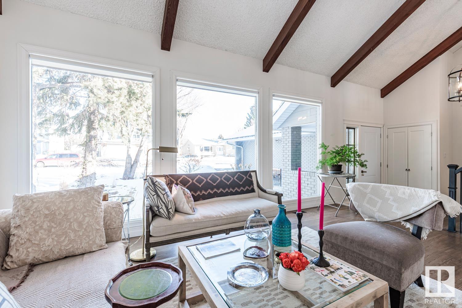 21 BRAESIDE Crescent