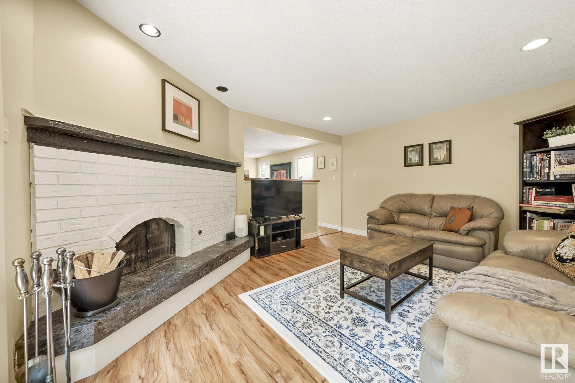 33 MANCHESTER Drive