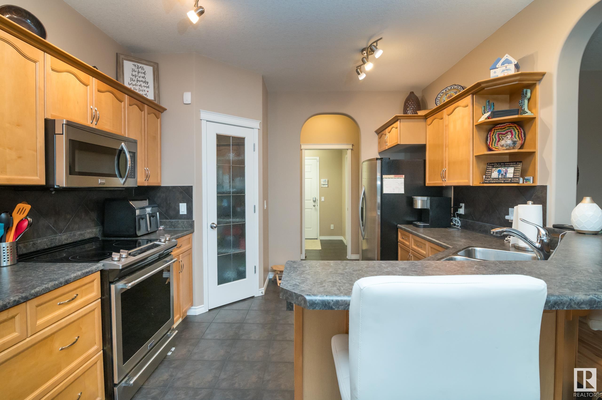 12 ERINDALE Close