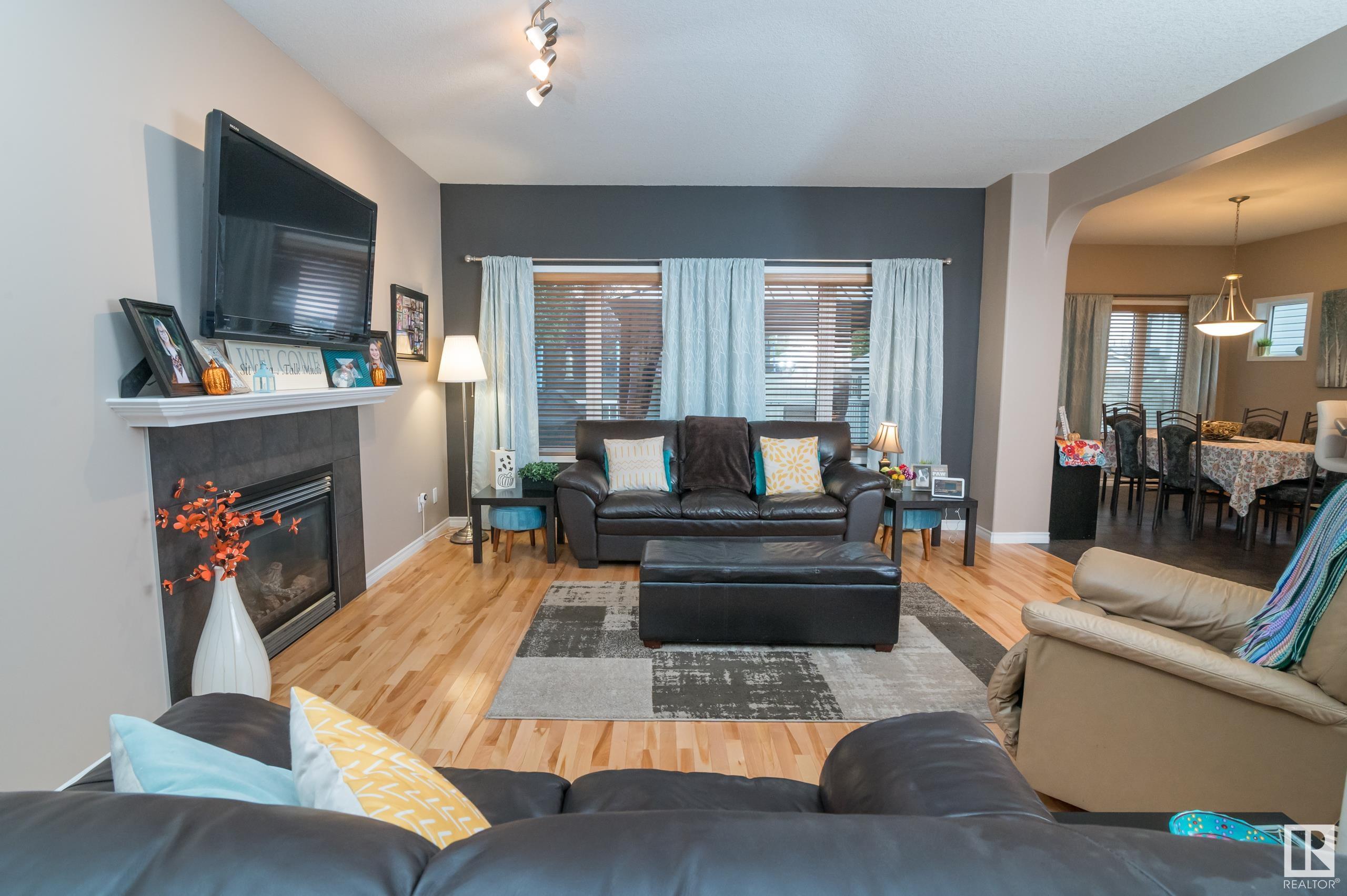 12 ERINDALE Close