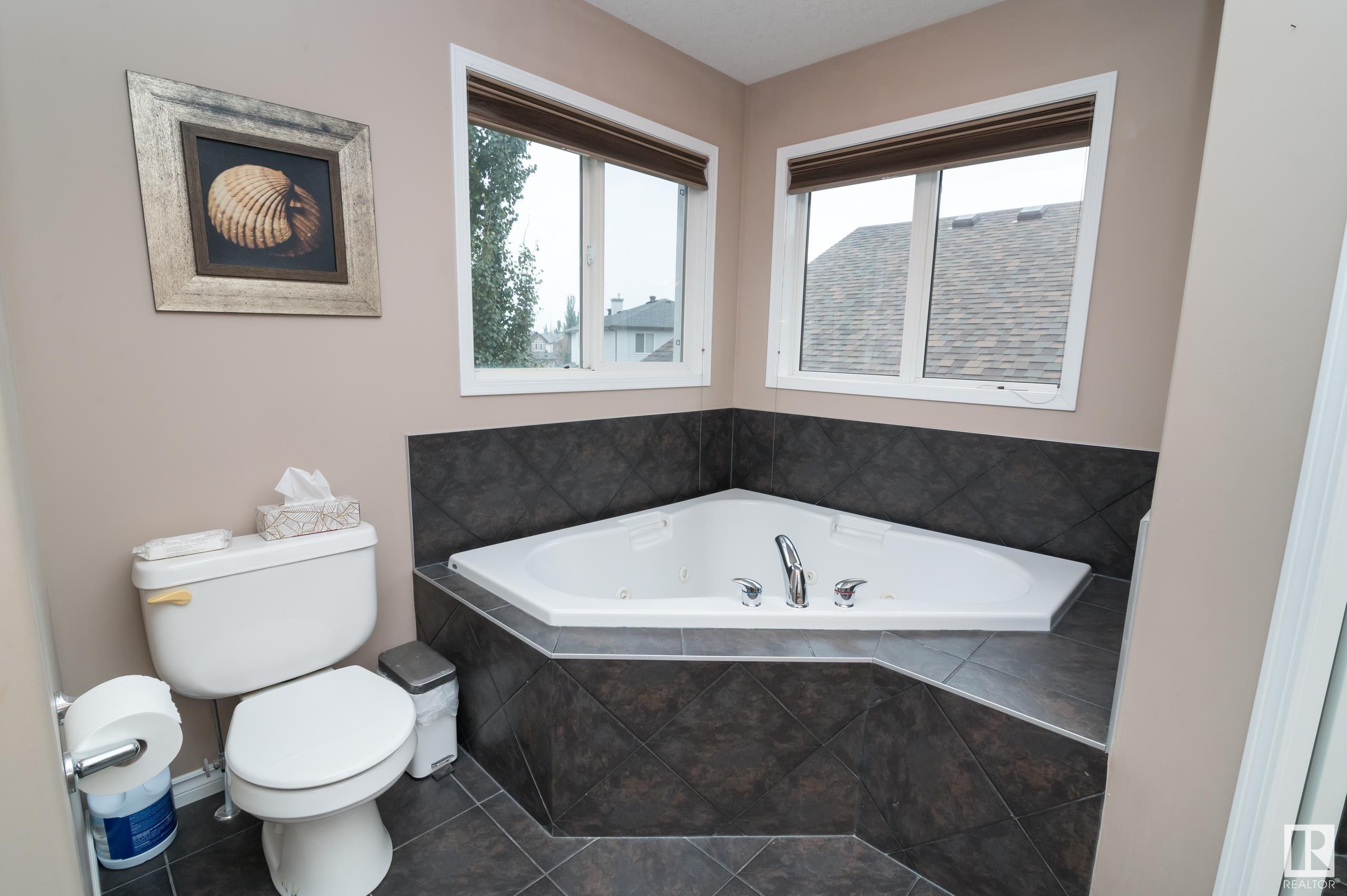 12 ERINDALE Close