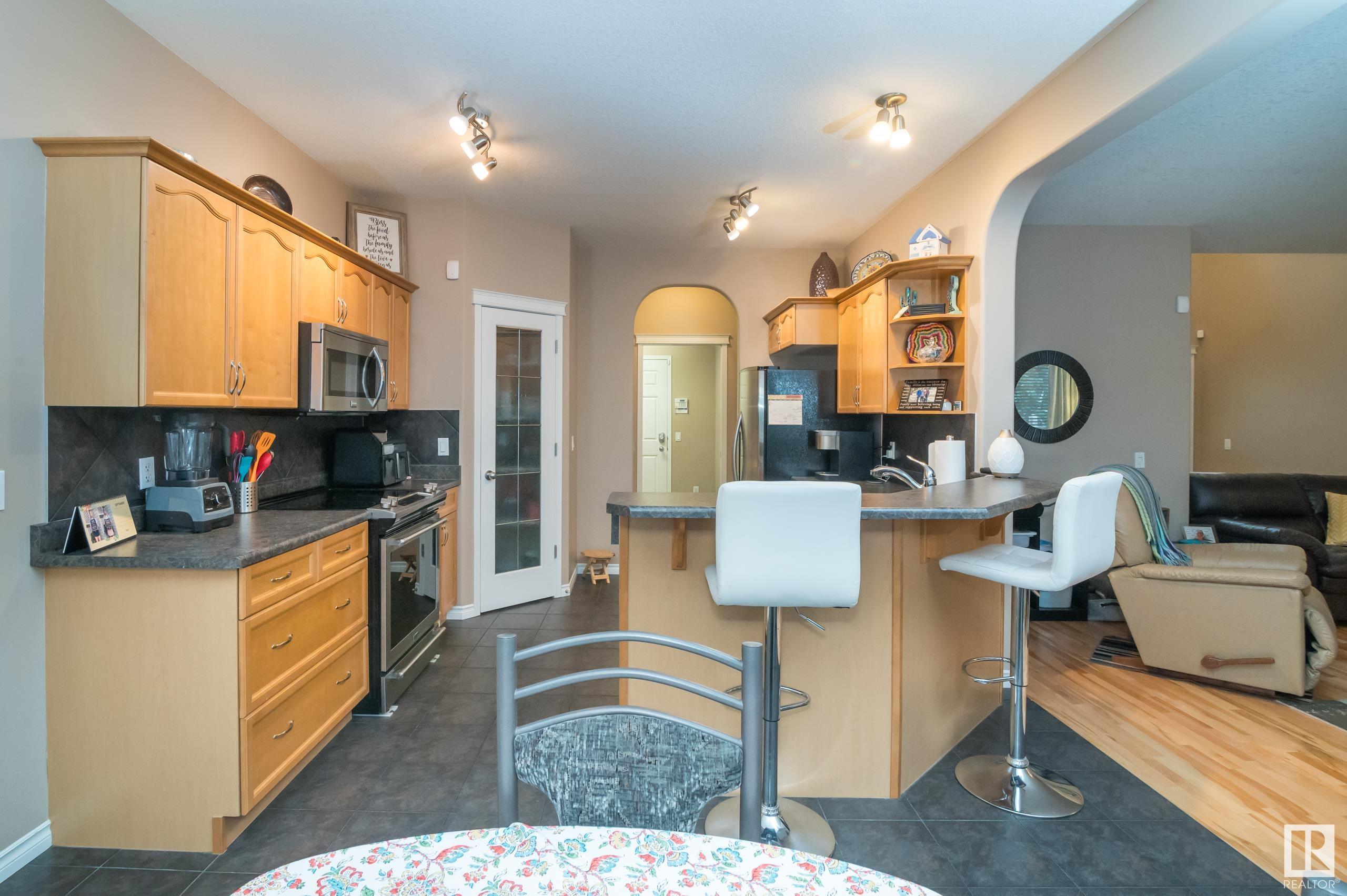 12 ERINDALE Close