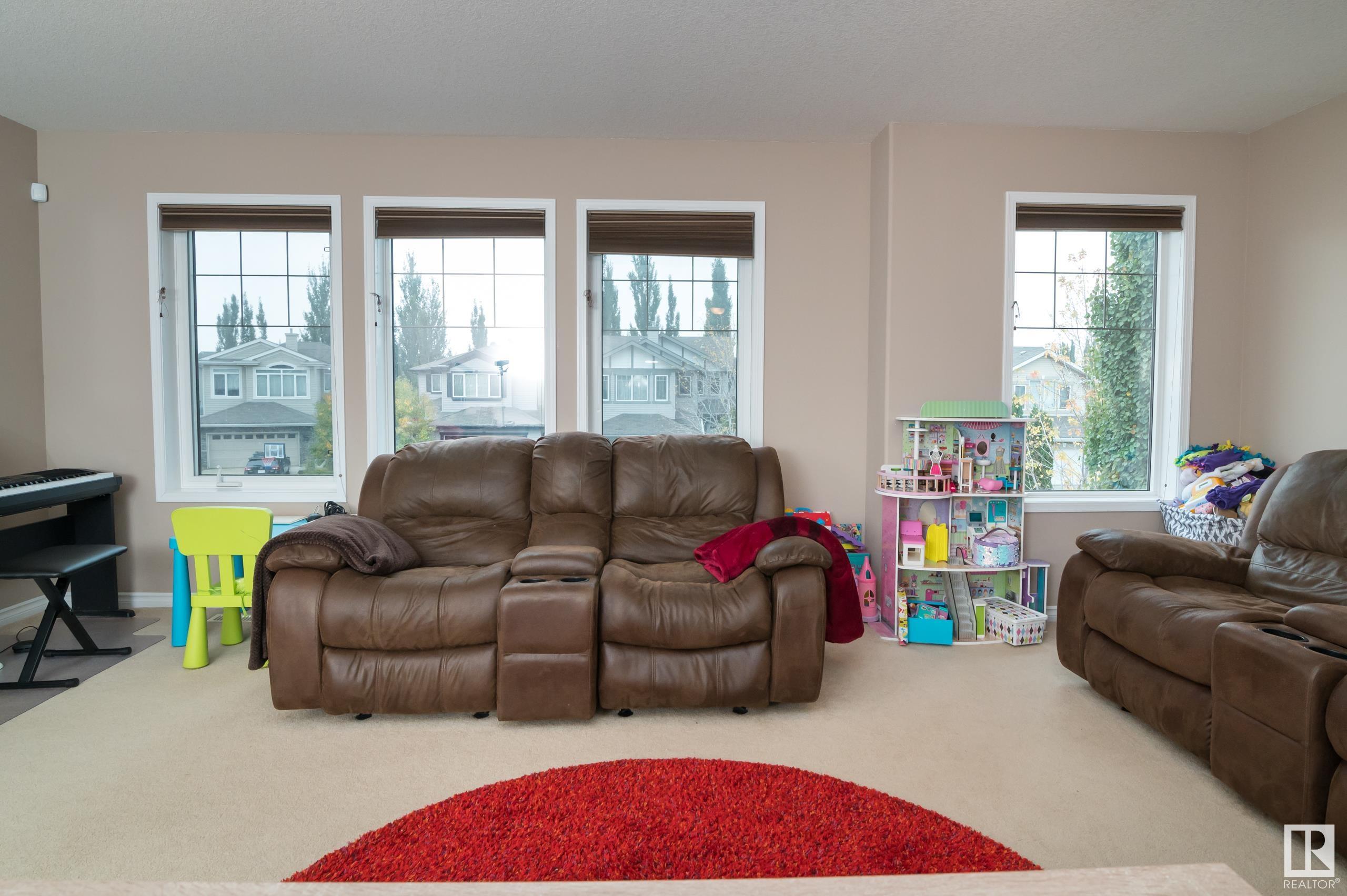 12 ERINDALE Close