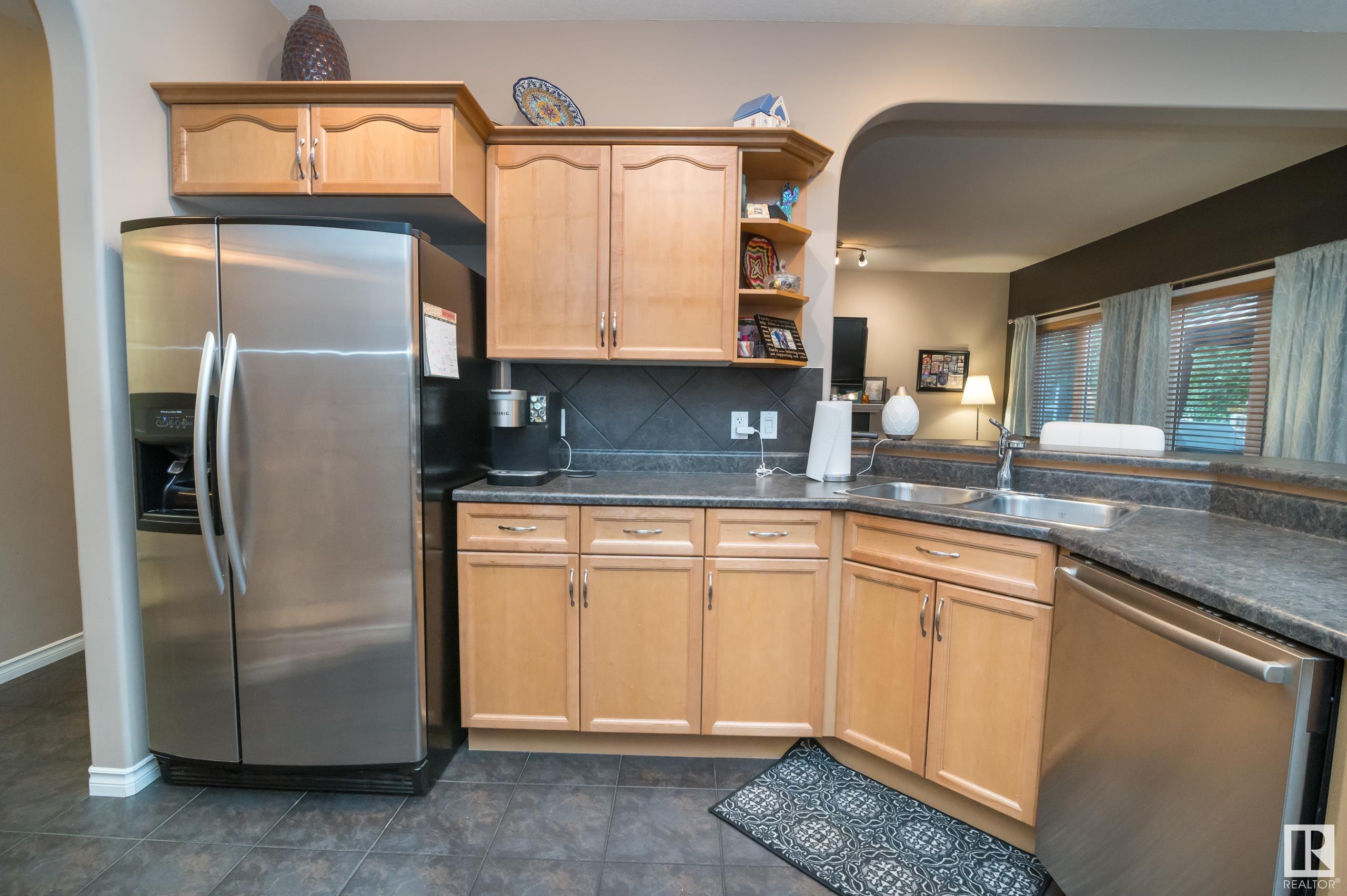 12 ERINDALE Close