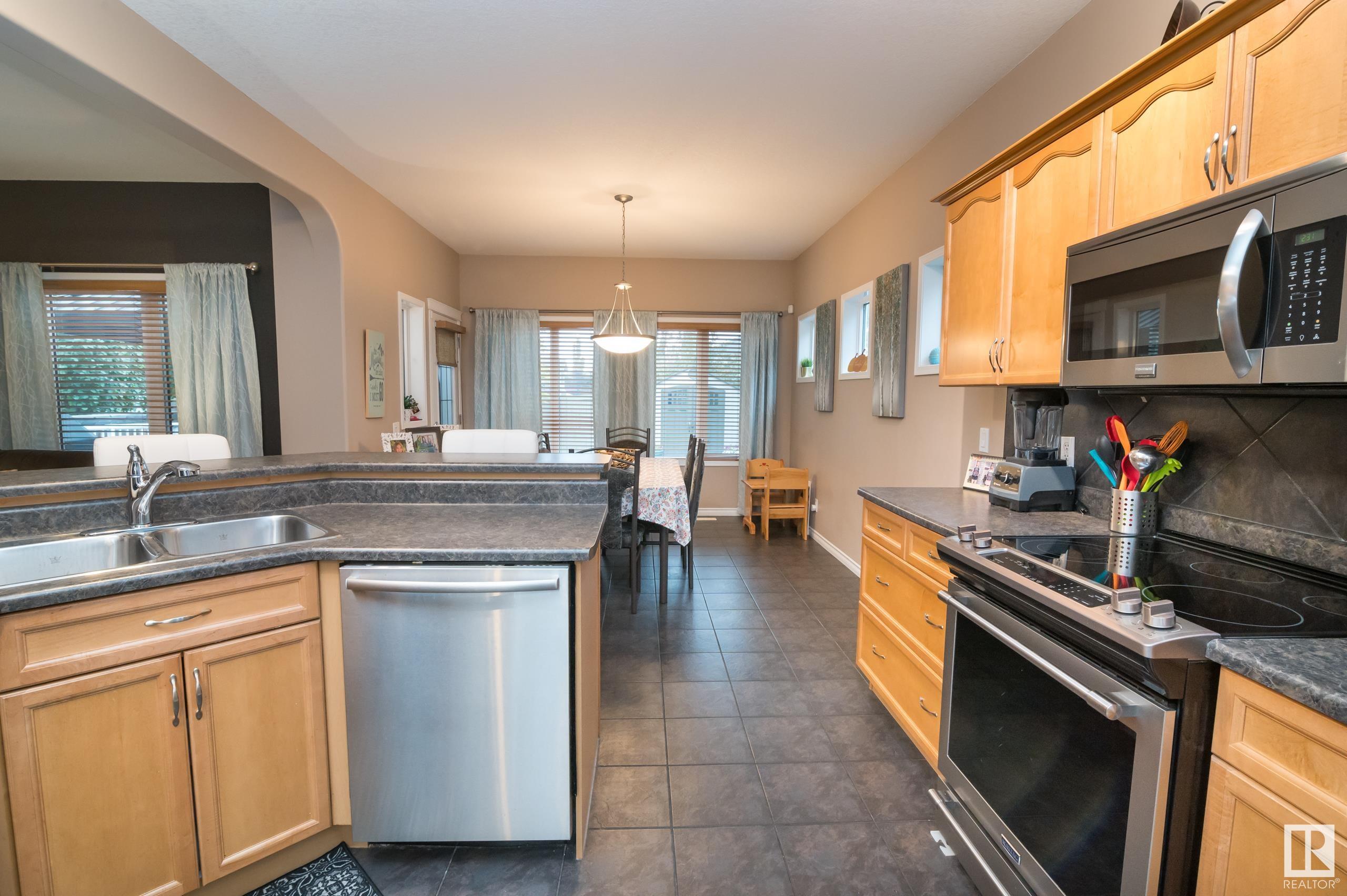 12 ERINDALE Close