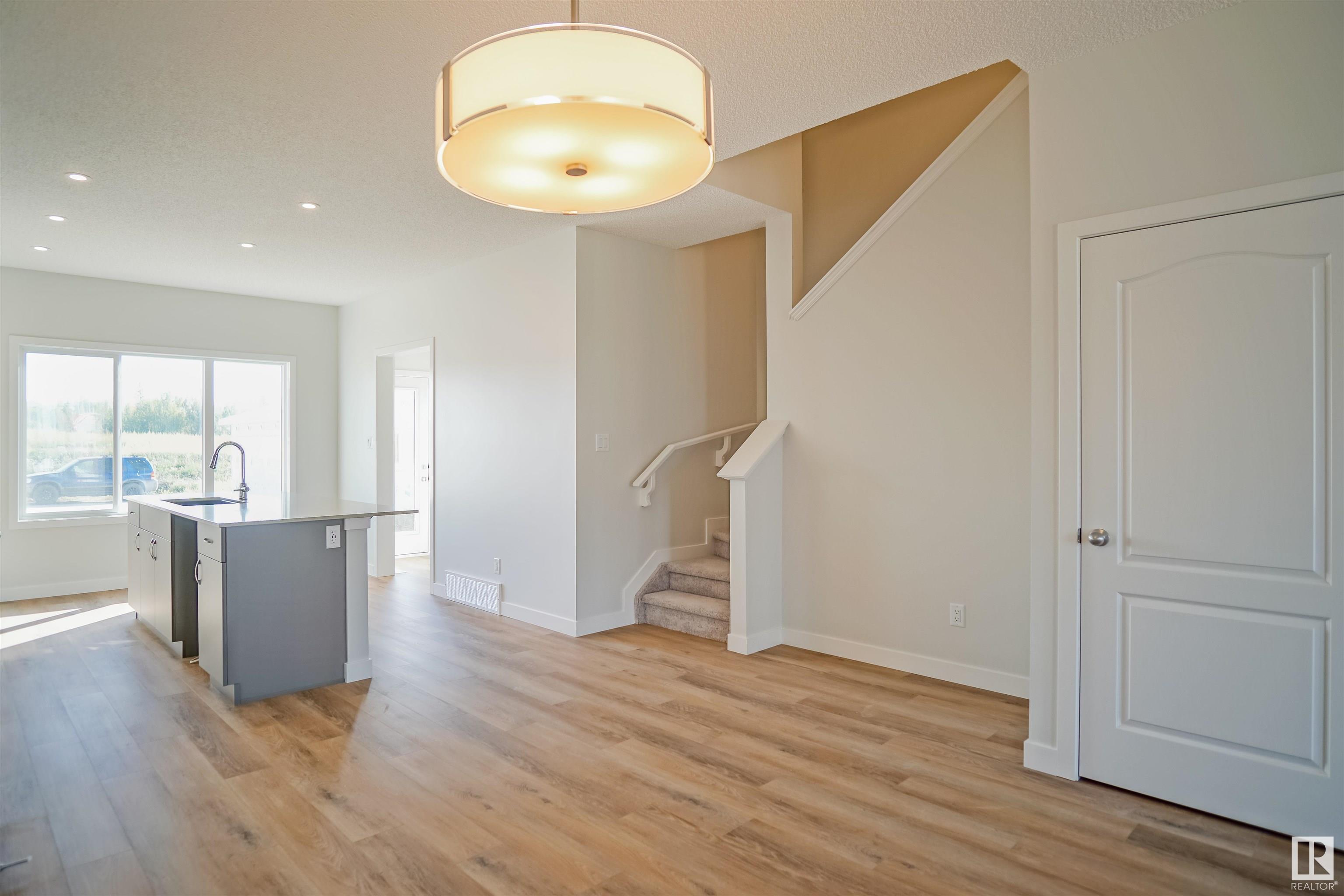 283 Sunland Way
