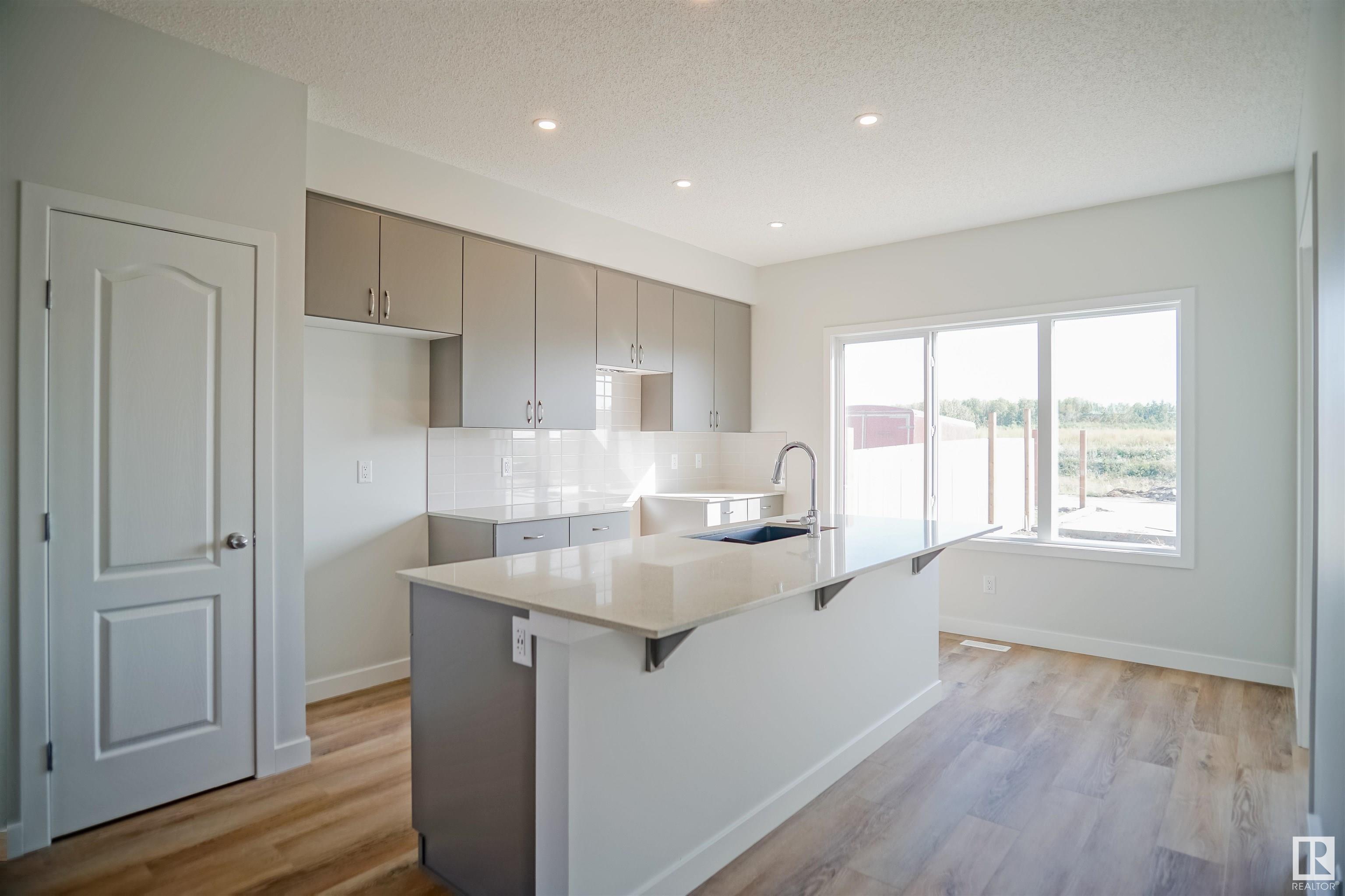 283 Sunland Way
