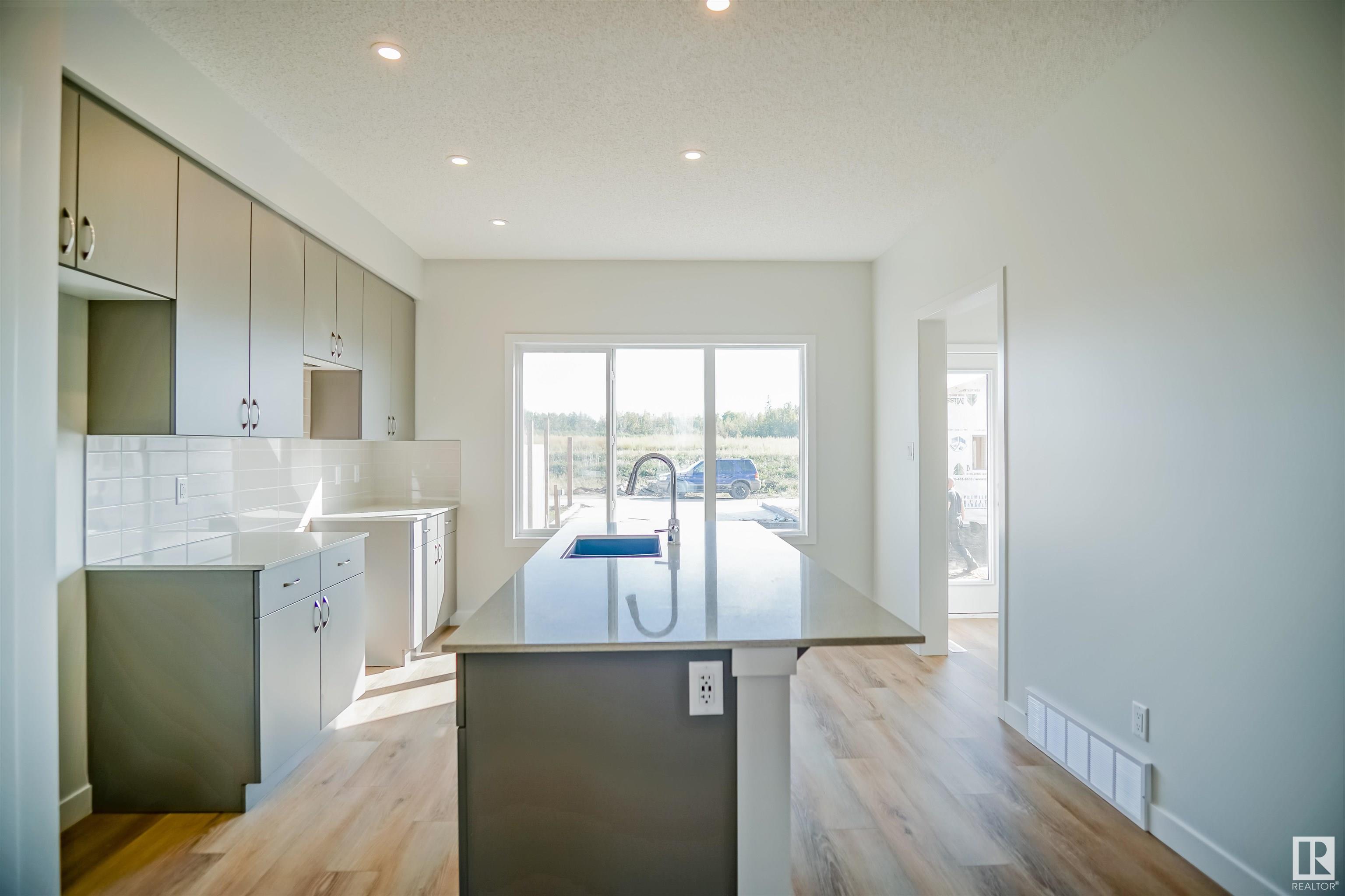 283 Sunland Way