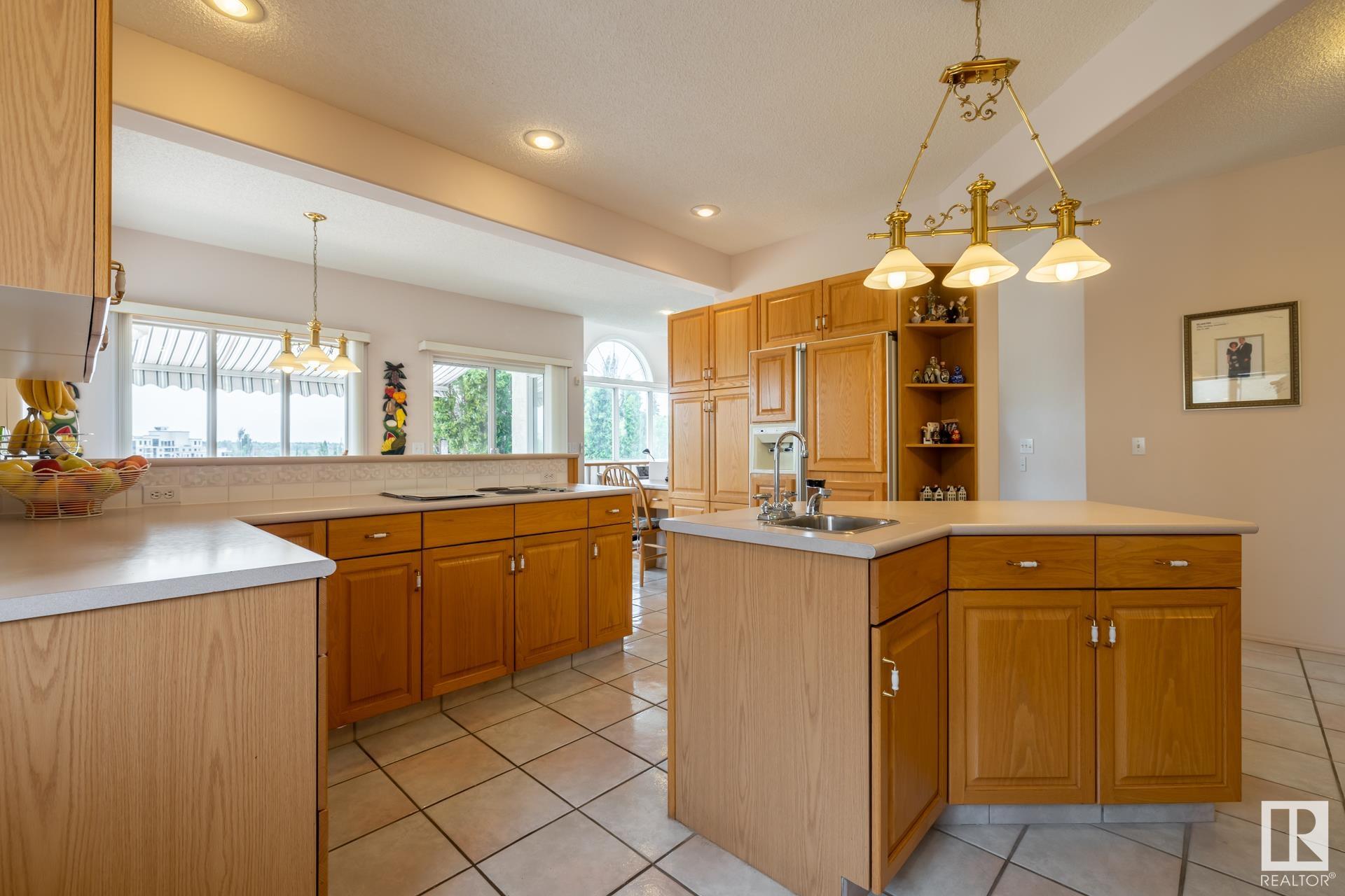 6 EVEREST Crescent