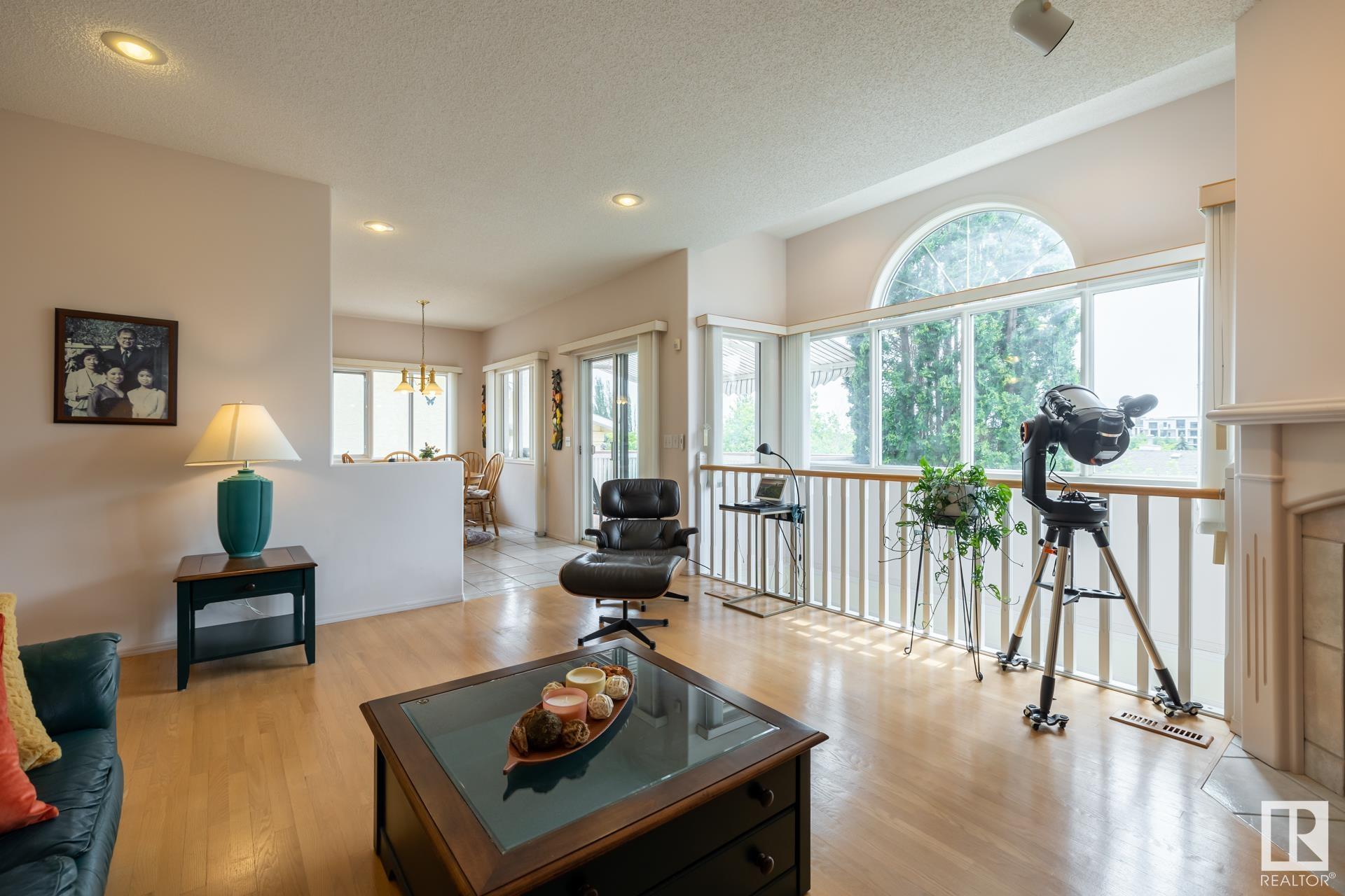 6 EVEREST Crescent