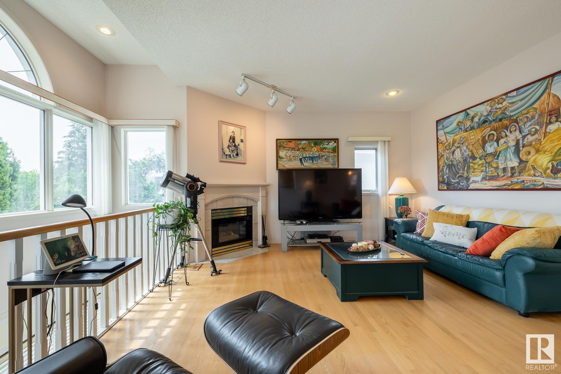 6 EVEREST Crescent